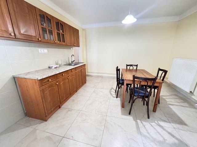 Eladó családi ház, Felpécen 46.5 M Ft, 2 szobás