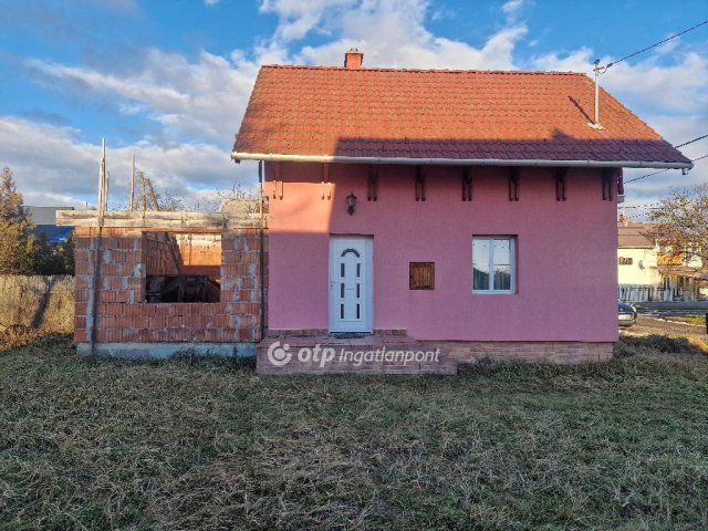 Eladó nyaraló, Sárospatakon 32 M Ft, 2 szobás