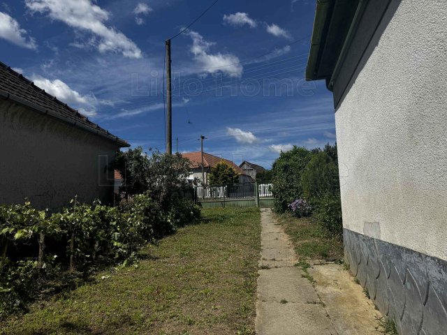 Eladó családi ház, Esztergályhorvátiban 23 M Ft, 3 szobás