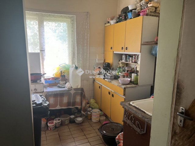 Eladó családi ház, Dánszentmiklóson 21.9 M Ft, 3 szobás