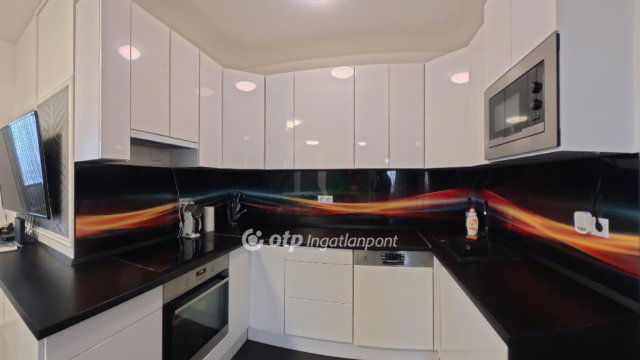 Eladó téglalakás, Egerben 67 M Ft, 2 szobás