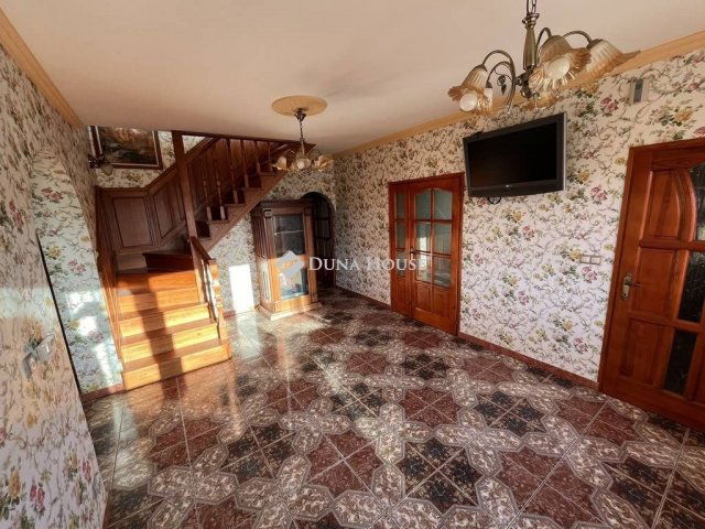 Eladó családi ház, Inárcson 129.9 M Ft, 6 szobás