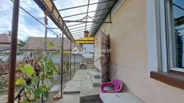 Eladó családi ház, Nagykátán 29.9 M Ft, 2 szobás