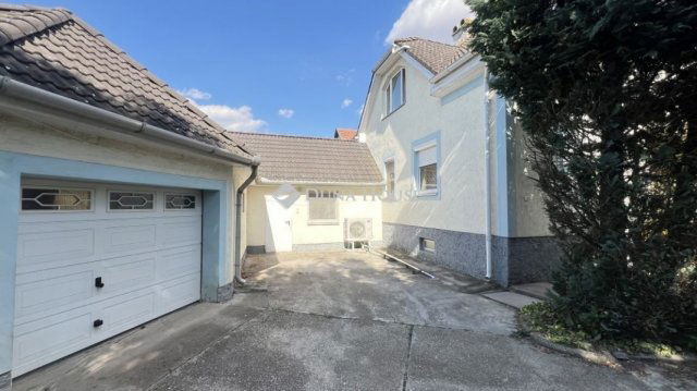 Eladó családi ház, Füzesabonyban 74 M Ft, 6 szobás