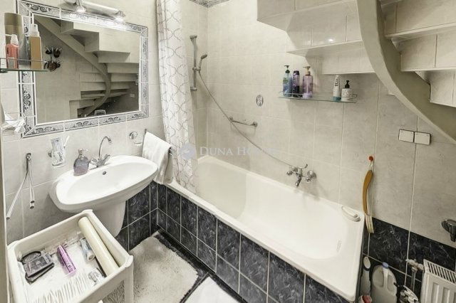 Eladó téglalakás, Kecskeméten 73.49 M Ft, 4 szobás