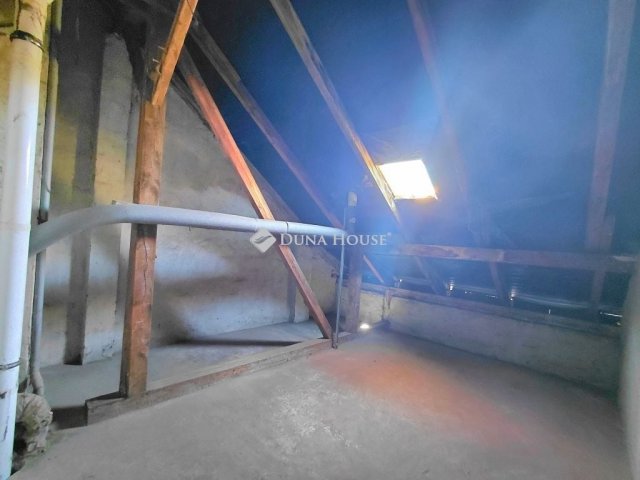 Eladó téglalakás, Szegeden 15 M Ft, 1 szobás
