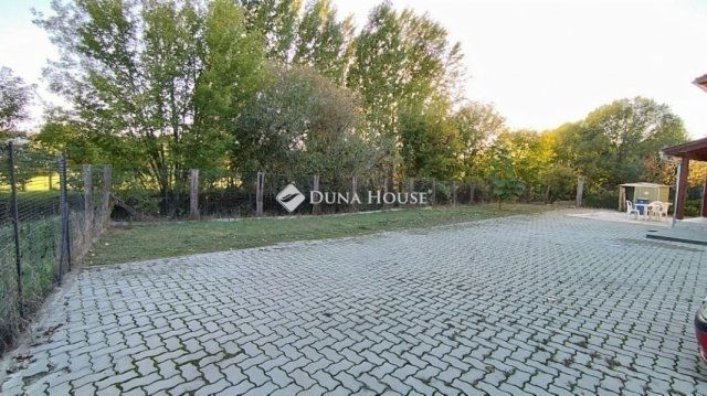 Eladó ikerház, Sülysápon 73.9 M Ft, 4 szobás