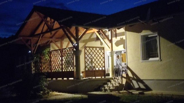 Eladó családi ház, Fonyódon 175 M Ft, 6 szobás