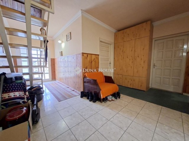 Eladó családi ház, Tápiószecsőn 74.9 M Ft, 6 szobás