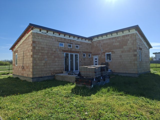 Eladó családi ház, Siófokon 89.99 M Ft, 4 szobás