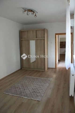 Eladó ikerház, Budapesten, XVI. kerületben 179.9 M Ft, 7 szobás