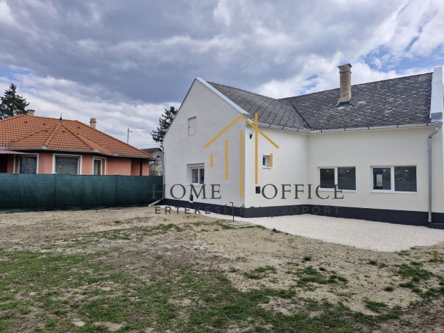 Eladó családi ház, Hajdúszováton 48.9 M Ft, 2 szobás