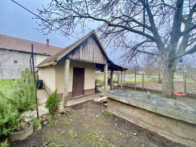 Eladó családi ház, Békéscsabán 28 M Ft, 2 szobás