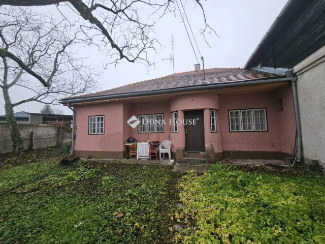 Eladó családi ház, Mosonmagyaróváron 53.9 M Ft, 2 szobás