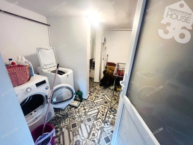 Eladó családi ház, Szekszárdon 74.9 M Ft, 3 szobás