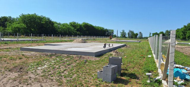 Eladó ikerház, Kiskunlacházán 79.4 M Ft, 4 szobás