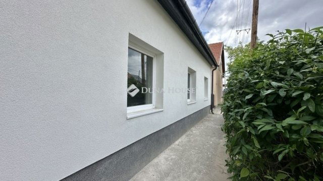 Eladó családi ház, Budapesten, XVIII. kerületben 84.9 M Ft