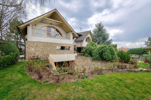 Eladó családi ház, Budajenőn 399.9 M Ft, 6 szobás