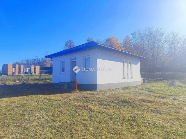Eladó családi ház, Környén 66 M Ft, 3 szobás