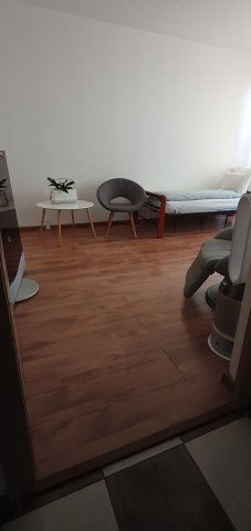 Kiadó téglalakás, albérlet, Tatabányán 300 E Ft / hó