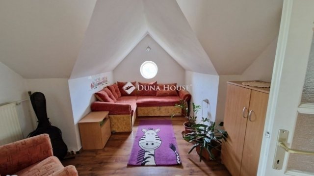 Eladó családi ház, Vecsésen 140.9 M Ft, 3 szobás