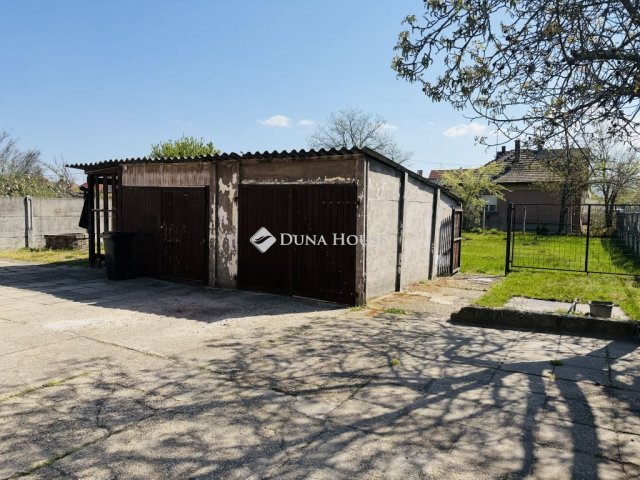 Eladó családi ház, Esztergomban 58 M Ft, 3 szobás