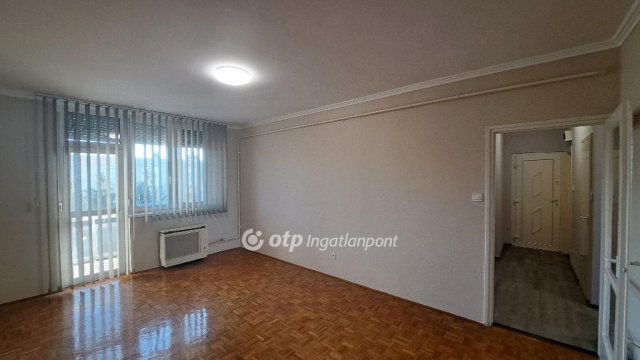 Kiadó téglalakás, albérlet, Orosházán 100 E Ft / hó, 2 szobás