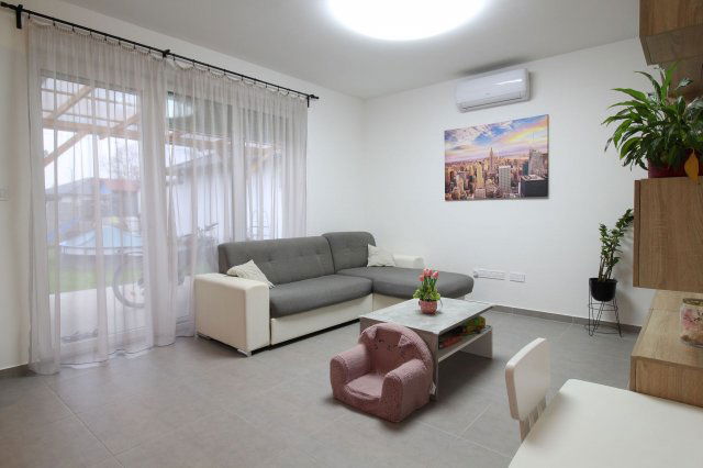 Eladó ikerház, Győrzámolyon 109.5 M Ft, 4 szobás