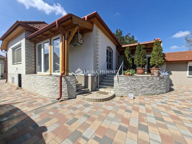 Eladó családi ház, Tápiószecsőn 125 M Ft, 3 szobás