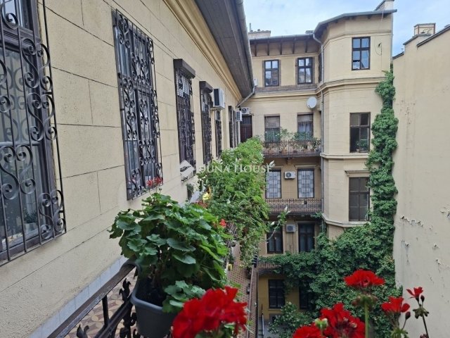 Eladó téglalakás, Budapesten, VIII. kerületben 80.4 M Ft