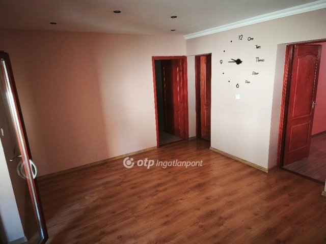 Eladó családi ház, Mezőtúron 21.9 M Ft, 1+2 szobás