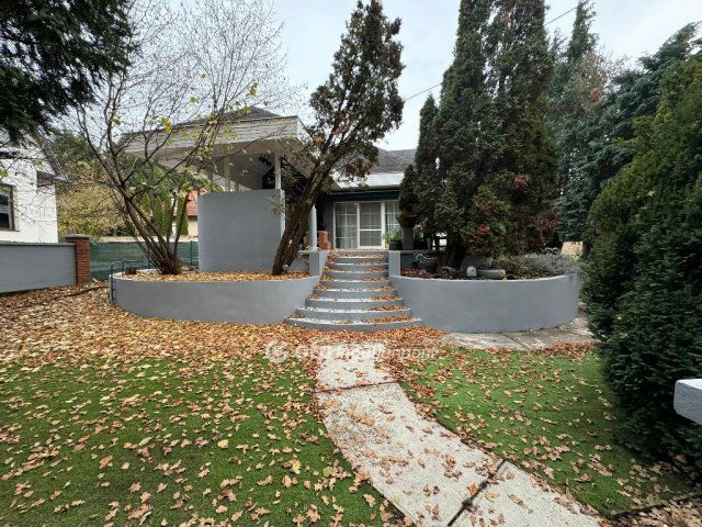 Eladó családi ház, Tiszafüreden 119 M Ft, 4+1 szobás