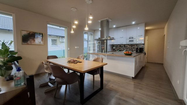 Eladó családi ház, Érden 149.9 M Ft, 2+3 szobás