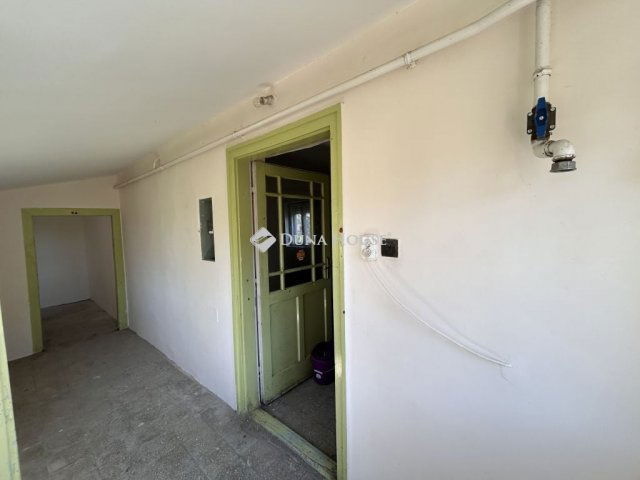 Eladó családi ház, Dávodon 6.99 M Ft, 2 szobás