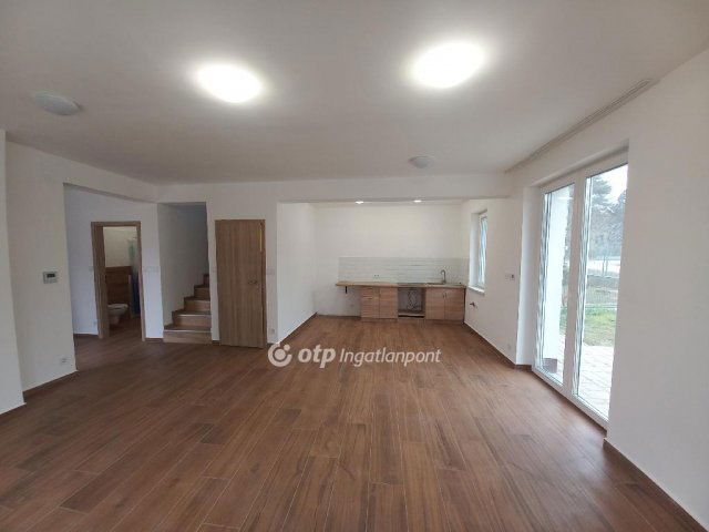 Eladó ikerház, Gödön 90 M Ft, 4 szobás / költözzbe.hu