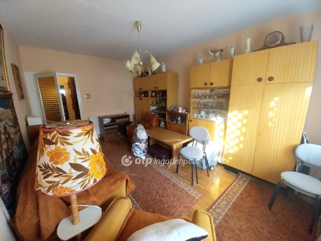 Eladó panellakás, Győrött 88 M Ft, 2+3 szobás