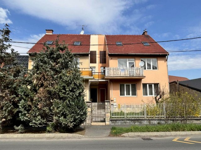 Eladó családi ház, Egerben 144 M Ft, 12 szobás