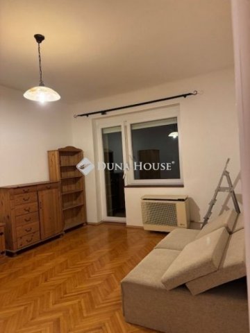 Eladó téglalakás, Szigetszentmiklóson 45.9 M Ft, 1 szobás