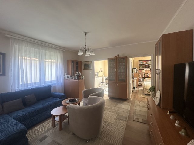 Eladó családi ház, Keszthelyen 99 M Ft, 4+1 szobás