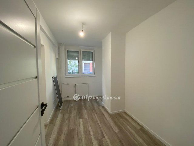 Eladó téglalakás, Budapesten, III. kerületben 114.9 M Ft