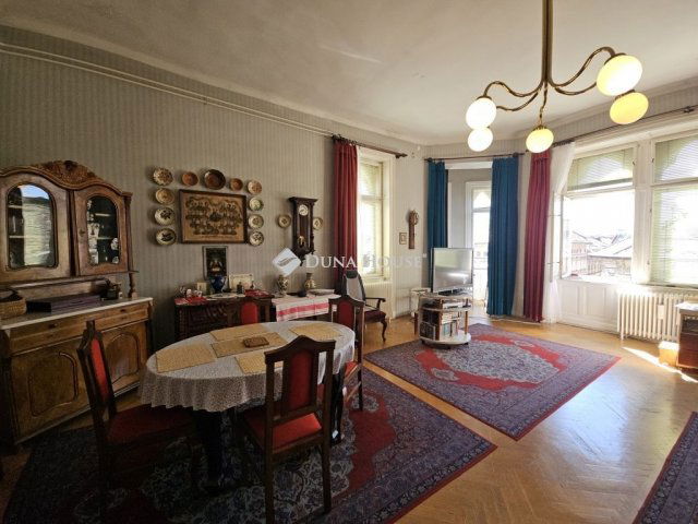 Eladó téglalakás, Budapesten, VII. kerületben 189 M Ft, 3 szobás