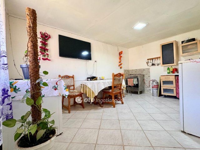 Eladó családi ház, Erdőtelken 8 M Ft, 1 szobás