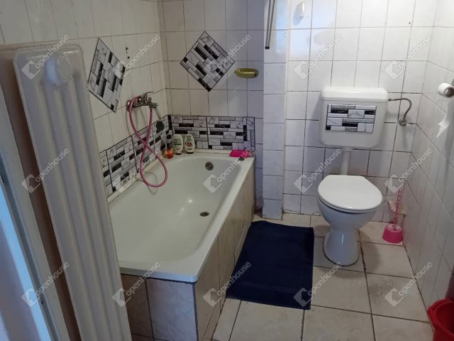 Eladó családi ház, Tatabányán 17 M Ft, 2 szobás