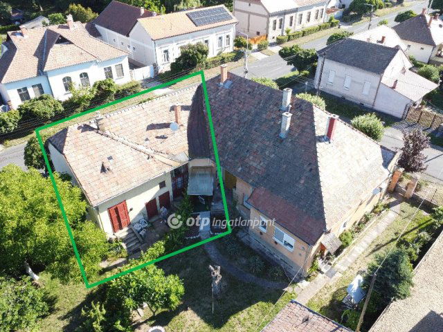 Eladó téglalakás, Balassagyarmaton 32 M Ft, 3 szobás