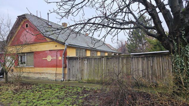 Eladó családi ház, Jászberényben 23.99 M Ft, 2 szobás