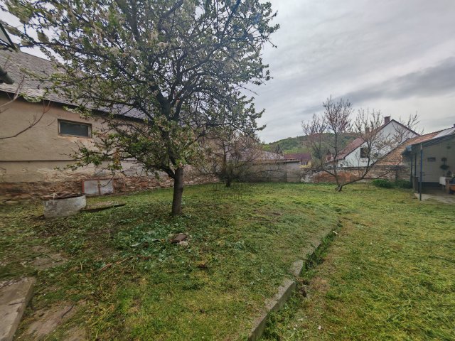 Eladó családi ház, Kesztölcön 34.9 M Ft, 4 szobás