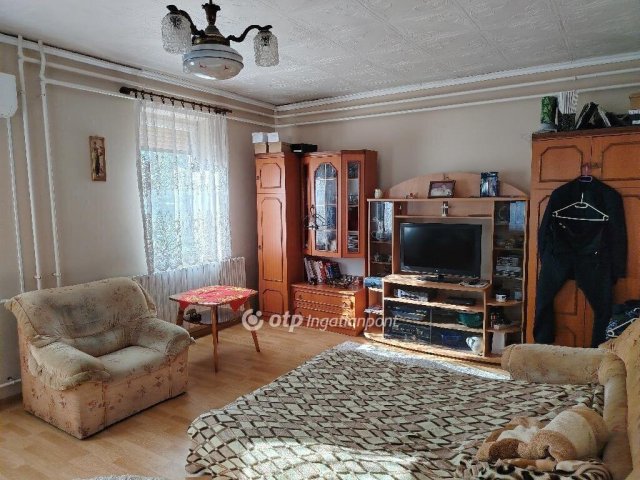 Eladó családi ház, Jászapátiban 31 M Ft, 4 szobás