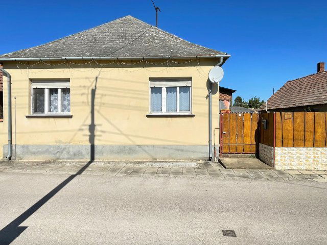Eladó családi ház, Somlóvásárhelyen 38.5 M Ft, 4 szobás