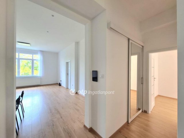 Eladó téglalakás, Budapesten, I. kerületben 132.9 M Ft, 3 szobás