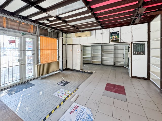 Eladó üzlethelyiség, Kecskeméten 53 M Ft, 4 szobás